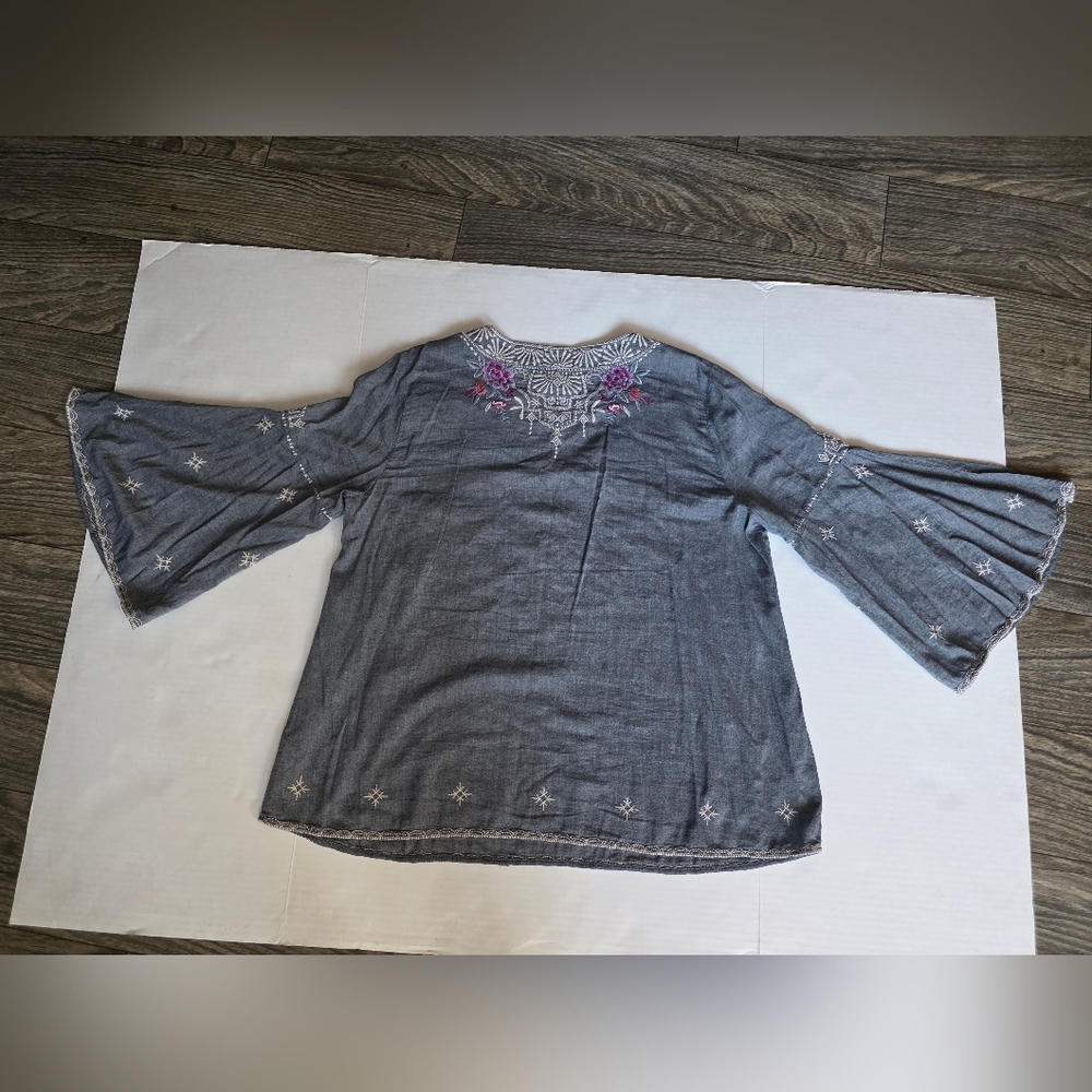 JHONNY WAS SIZE L Embroidered Blue Tunic with Pink Floral Design GREAD CONDITION - Picture 7 of 11